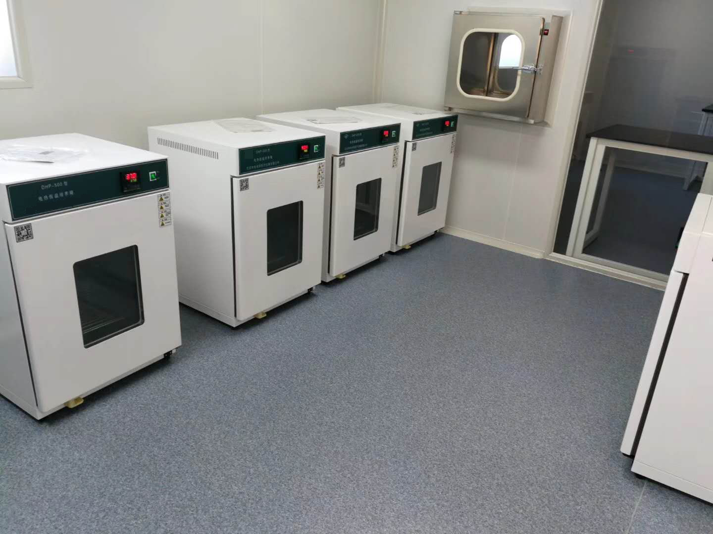 電気インキュベーター